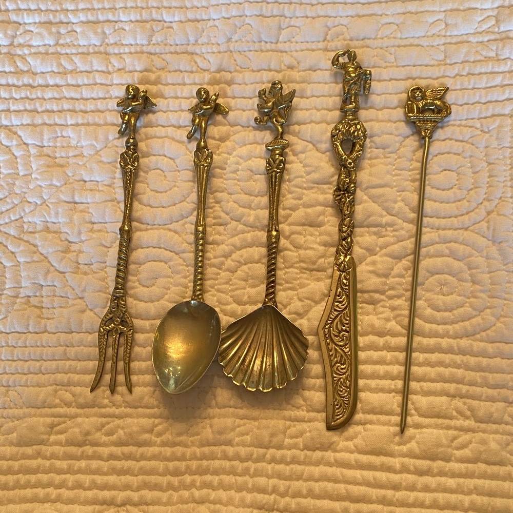 Italian Gold Decorative Cutlery Set